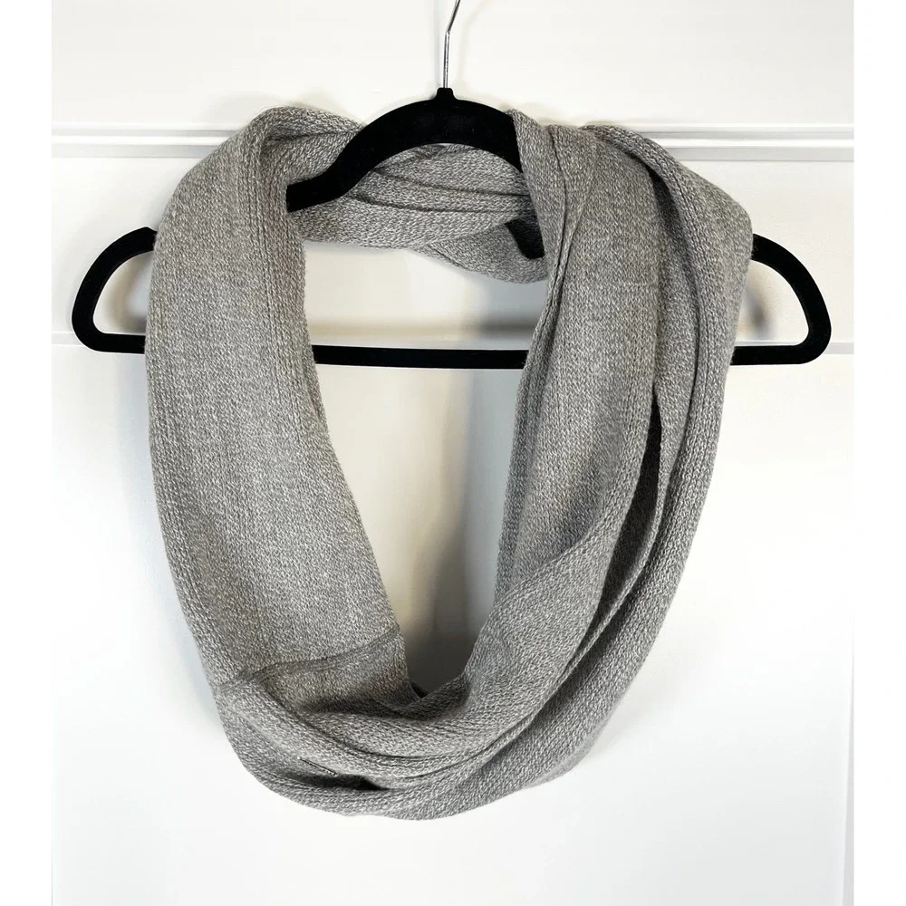 Calvin Klein Gray Infinity Scarf Quiet Luxury Preppy Minimalist Knit‎ Loop Scarf